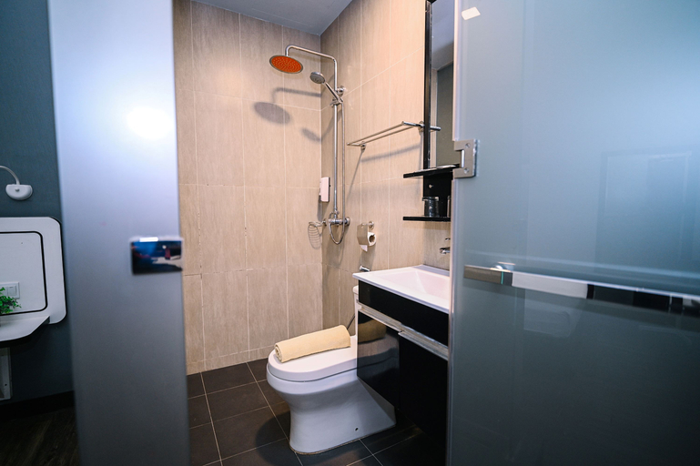 Bathroom, Swing & Pillows @ Kota Kemuning Selangor, Shah Alam