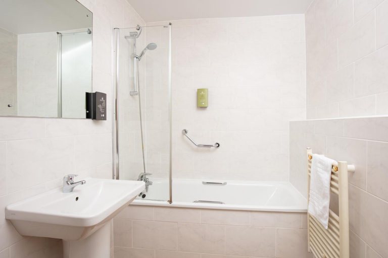 Bathroom 4, George Hotel, Northumberland