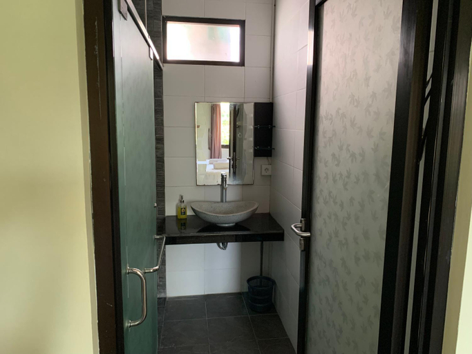 Bathroom 6
