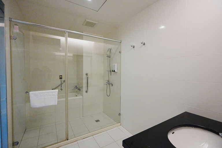 Bathroom 4, York Hotel, New Taipei City