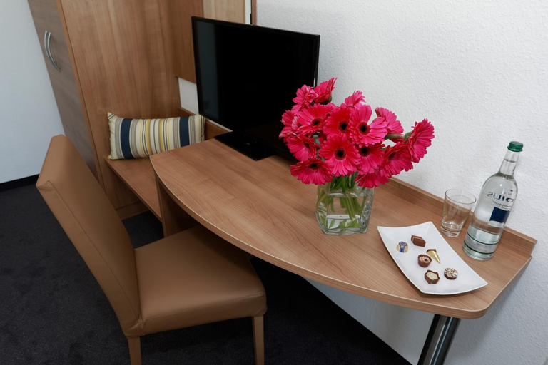 Others, Hotel zwei&vierzig, Mayen-Koblenz