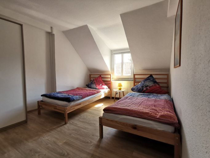 Bedroom 4, Hotel-Pension zum Hirsch, Main-Taunus-Kreis