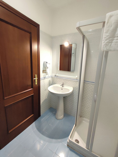 Bathroom 3, Appartamenti Della Rosa Seaside Abruzzo, Teramo