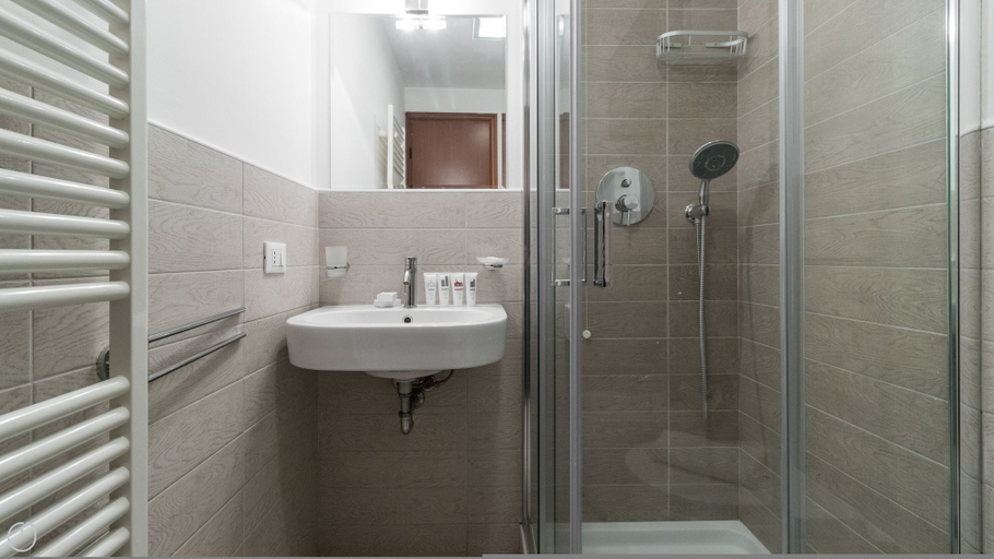 Bathroom 4, Italianway Easy - Bligny 19A Glicine Cervinia, Milano