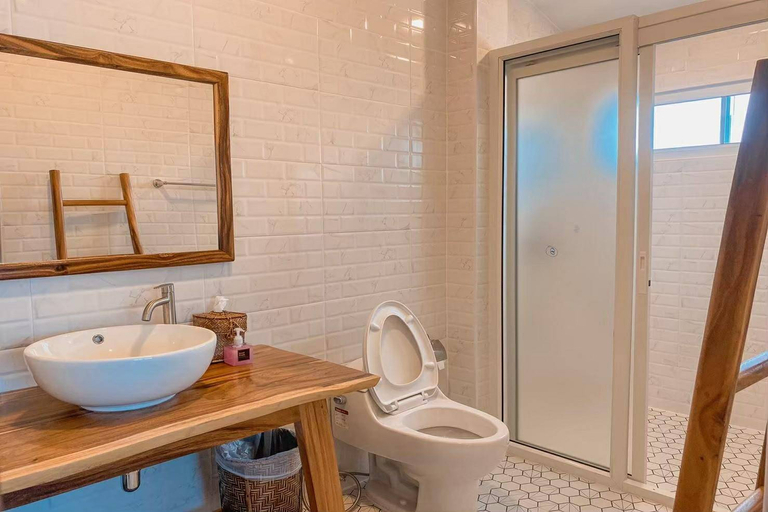 Bathroom 14