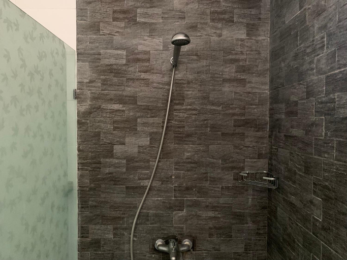 Bathroom 17