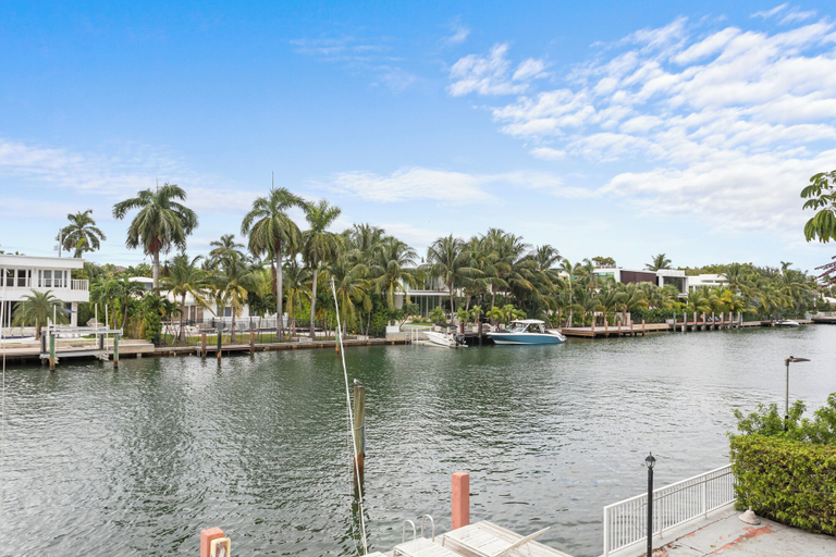 Sport & Beauty 4, Bay Harbor Sunset Apt 2C, Miami-Dade