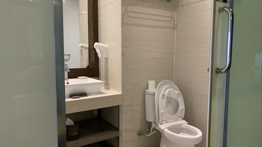 Bathroom 2