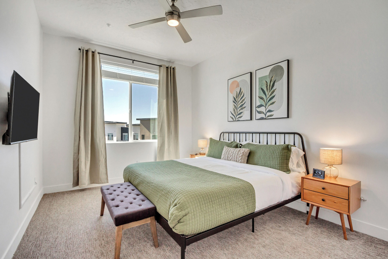 Bedroom 1, The Heights by Cloud Dream Homes, Davis