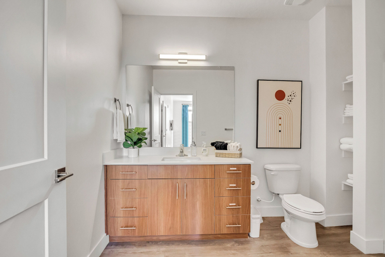 Bathroom 4, The Heights by Cloud Dream Homes, Davis