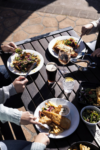 Food & Drinks 4, Shoalhaven Heads Hotel, Shoalhaven - Pt B