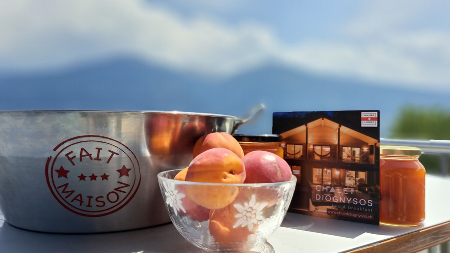 Food & Drinks 5, Chalet Diognysos B&B, Sierre