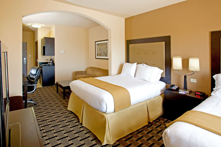 5, Holiday Inn Express Suites Beeville by IHG, Bee