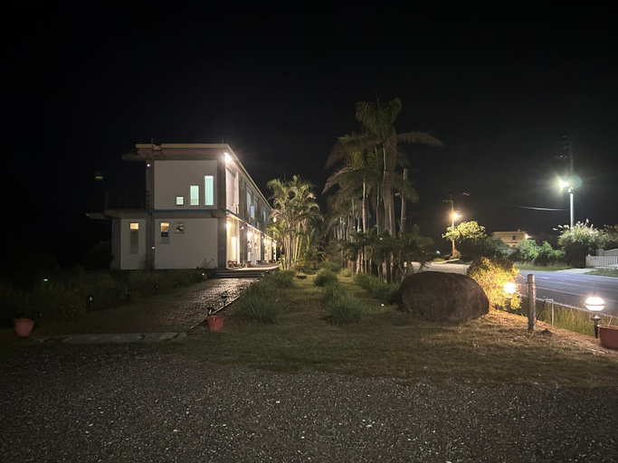 Exterior 11