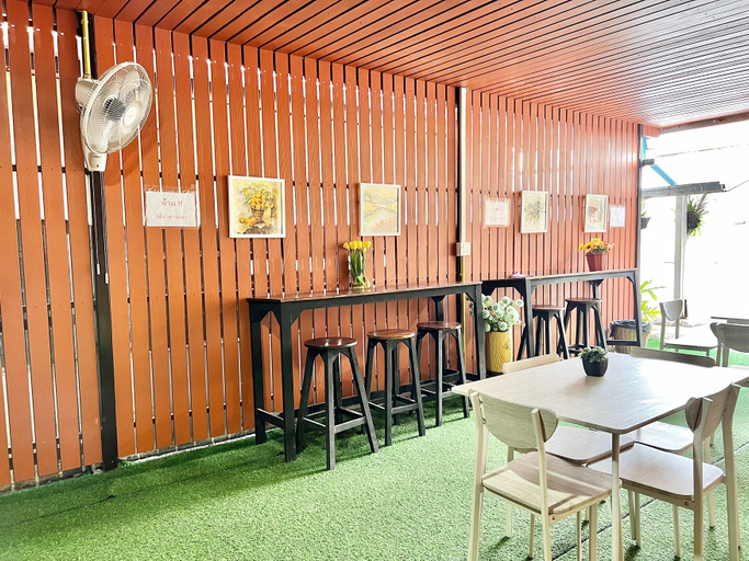 Food & Drinks 5, Jamjuree Place, Muang Khon Kaen