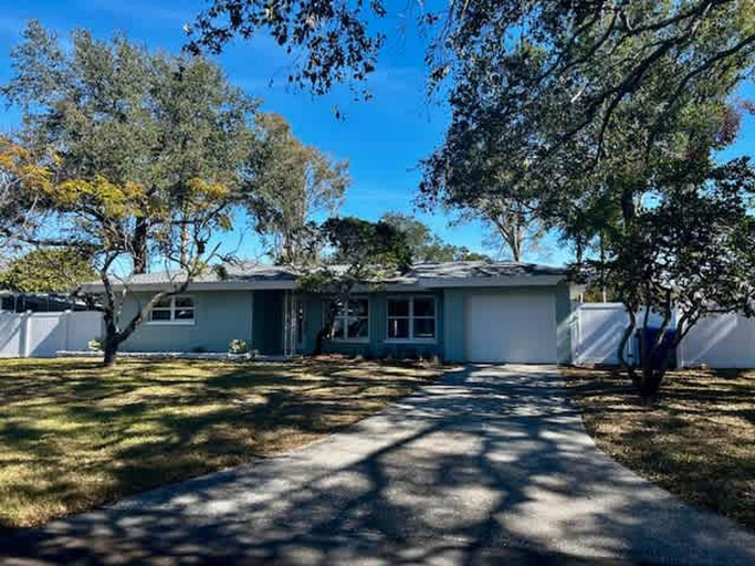Exterior, NEW Stunning Home-close to Beaches-pet Friendly, Pinellas