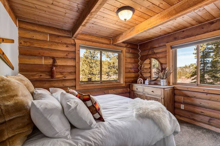 Room 4, Private Luxurious Cabin w spa Near Breckenridge, Summit