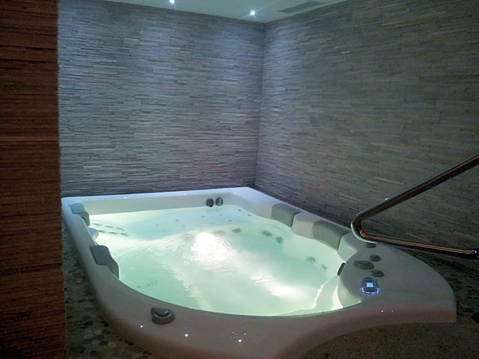 Bathroom 4, Hotel Negritella, Trento