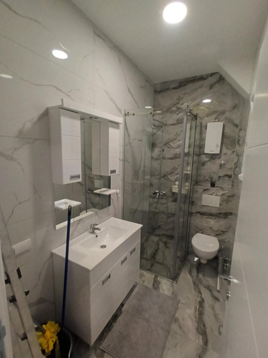 4, Gorana 1, Belgrade