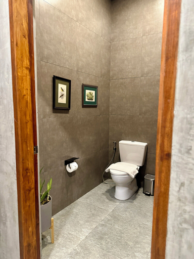 Bathroom 5, Hotel Dumaguete, Dumaguete City