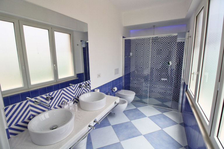 Bathroom 5, Maison Tonina, Napoli
