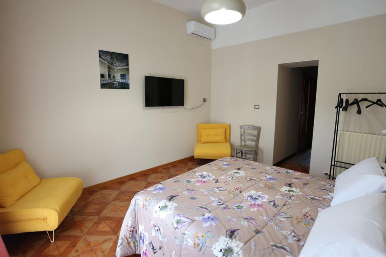 Others 4, Rooms & Apartment, A due Passi, Caserta
