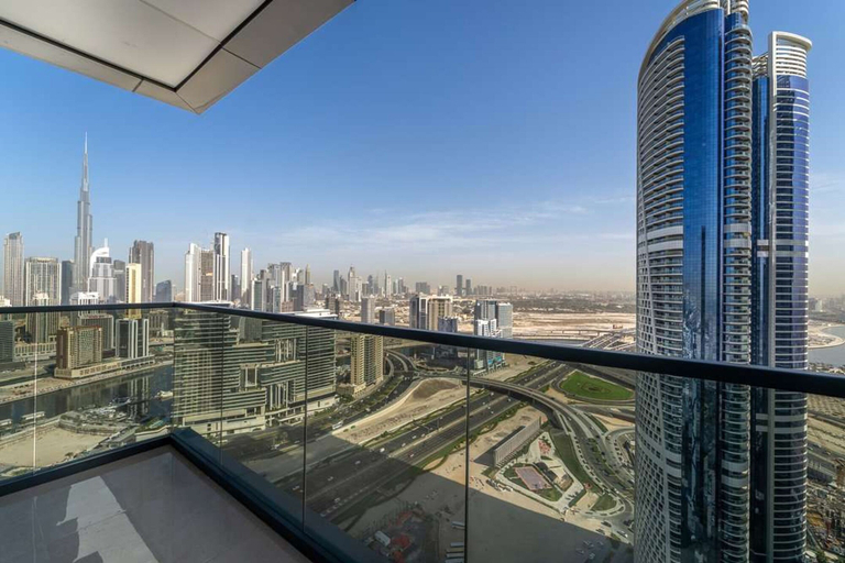 Room 4, Modern 1BR With Stunning Views in Business Bay, Dubai
