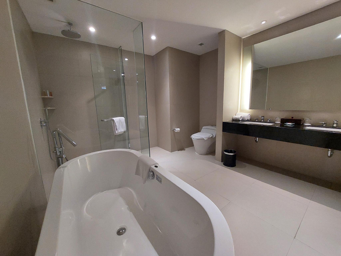 Bathroom 19