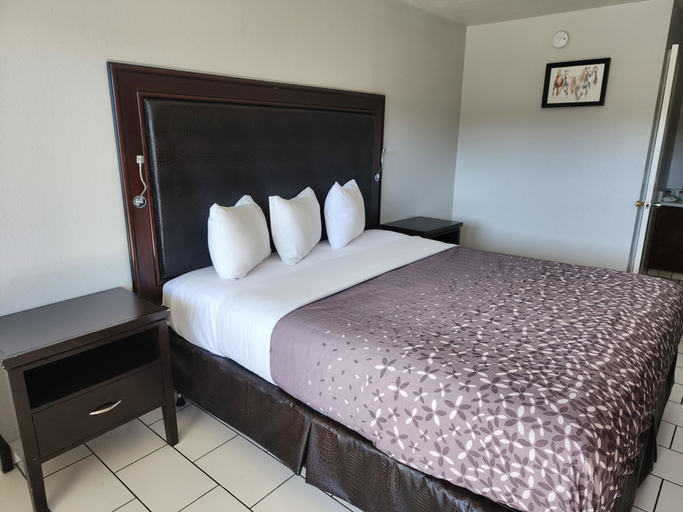 Bedroom 4, Pacific Inn, Del Norte