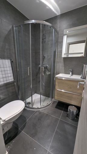 Bathroom 2, COMBOUL, Alpes-Maritimes