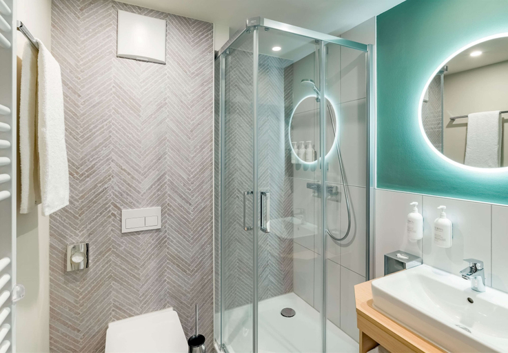 Bathroom 5, Spark by Hilton Stuttgart Sindelfingen, Böblingen