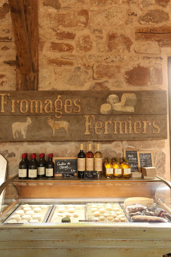 Food & Drinks 3, Château Saint-Roux Le Luc - Le Cannet des Maures, Var