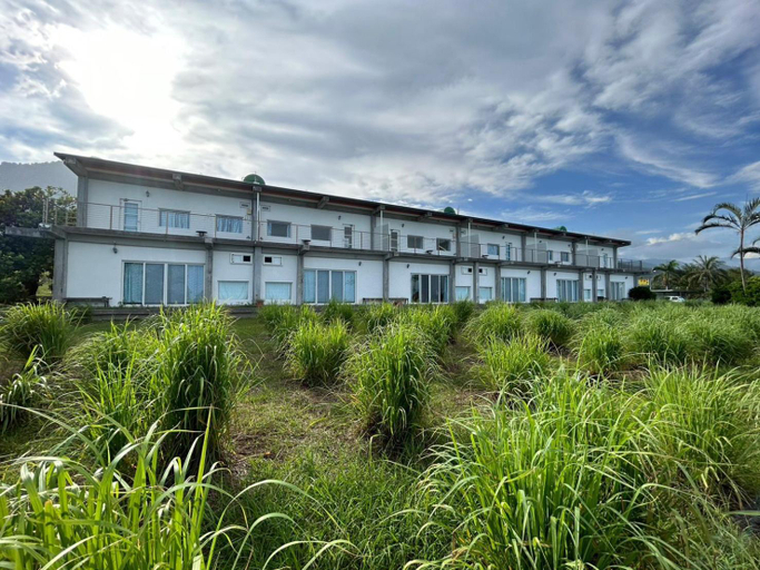 Exterior 1