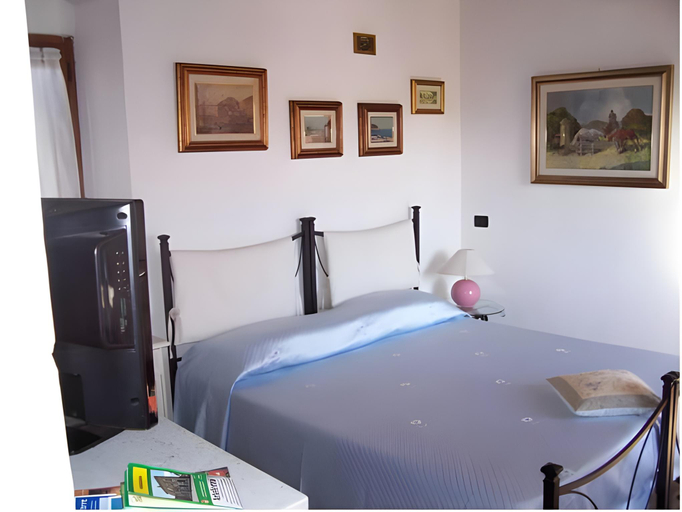 Bedroom 12