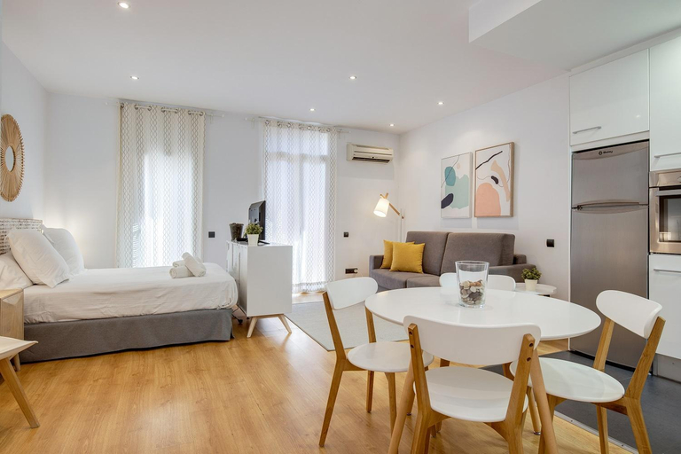 Kitchen 5, Feelathome Center Apartments, Barcelona