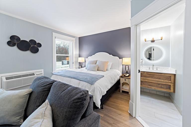 Bedroom 4, The White Inn, Chautauqua