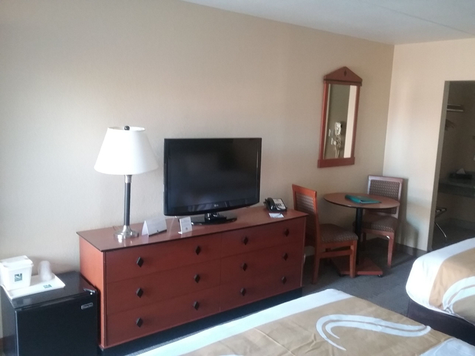 Bedroom 2, SureStay Plus Hotel by Best Western Willcox, Cochise