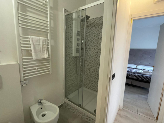 Bathroom 3, Villa Daniela, Milano