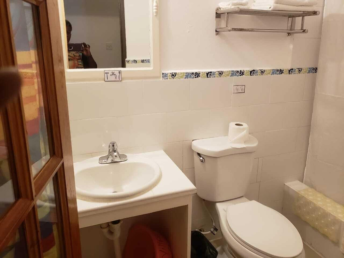 Bathroom 3, Moonrise Villas