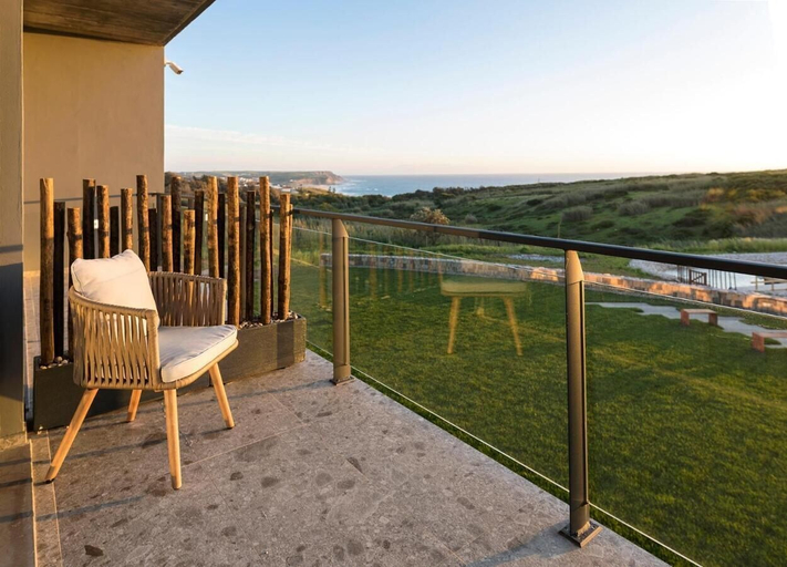 Others 5, Santa Cruz - Movement & Nature House, Torres Vedras
