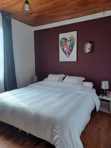 Bedroom 2, Logis Pivoines Maison Proche Le PAL à Trézelles, Allier