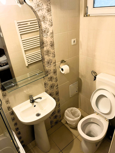 Bathroom 2, Complex Meridian, Tuzla