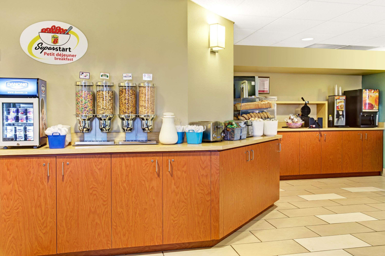 Food & Drinks 5, Super 8 By Wyndham Lachenaie/Terrebonne, Les Moulins
