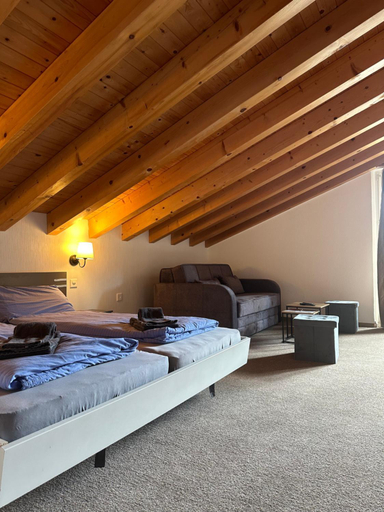 Bedroom 2, Touristenheim Bergfreude, Leuk