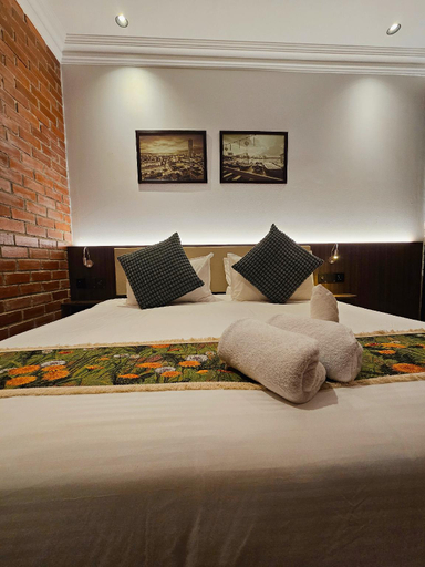 Bedroom 12