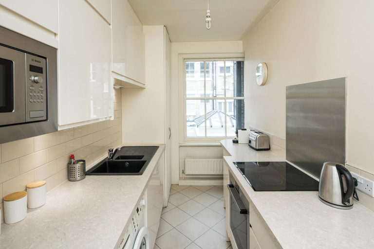 Others 4, NEW Sleek 2BD Flat Oxford Street-Soho, London
