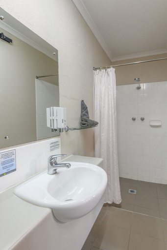 Bathroom 5, Desert Palms Alice Springs, Alice Springs- Ross