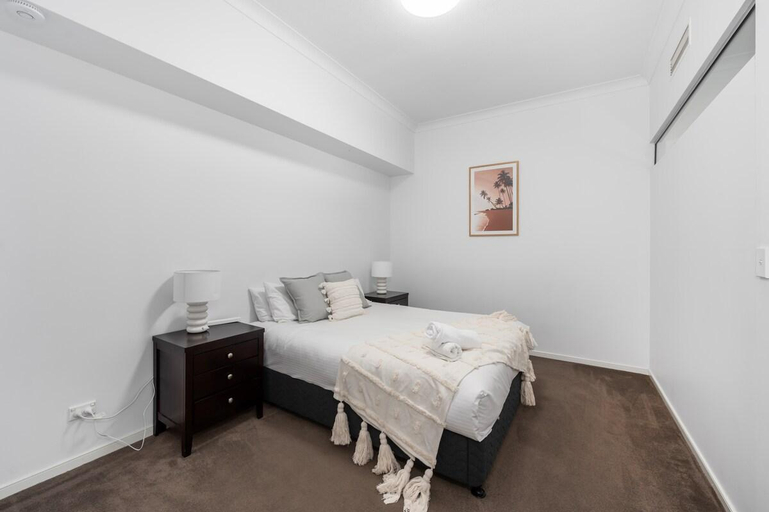 Others 4, Surfers Paradise Getaway: Amazing Resort Amenities, Gold Coast