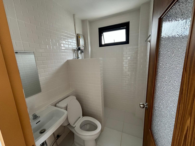 Bathroom 3, Chanya Garden Poolvilla, Thung Hua Chang