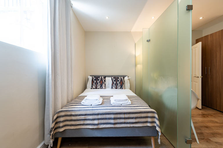 Bedroom 4, Paddington by Capital, London